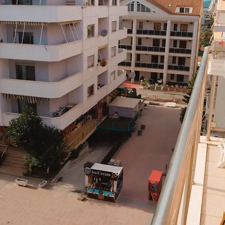 Halluni Apartment